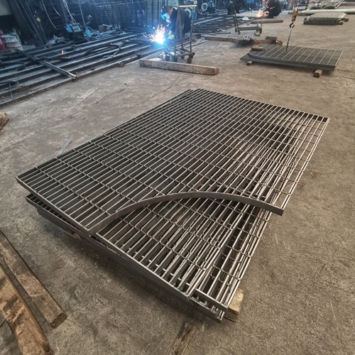 鋼格板在極端環(huán)境下的表現(xiàn)有多穩(wěn)